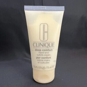 Clinique Deep Comfort Hand Cream in Cream Hue